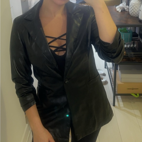 Black faux leather blazer - Picture 3 of 4